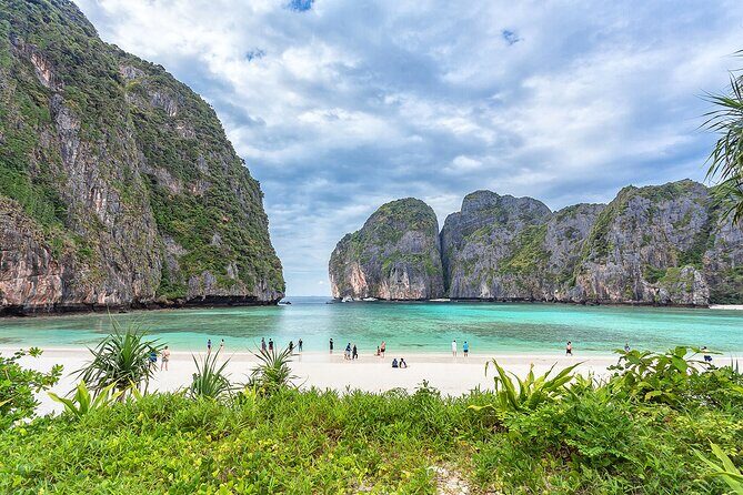 Bamboo & Phi Phi Islands, Maya & Pileh Bay Day Tour From Khao Lak - Maya Bay time for swimming and the The Beach vibe