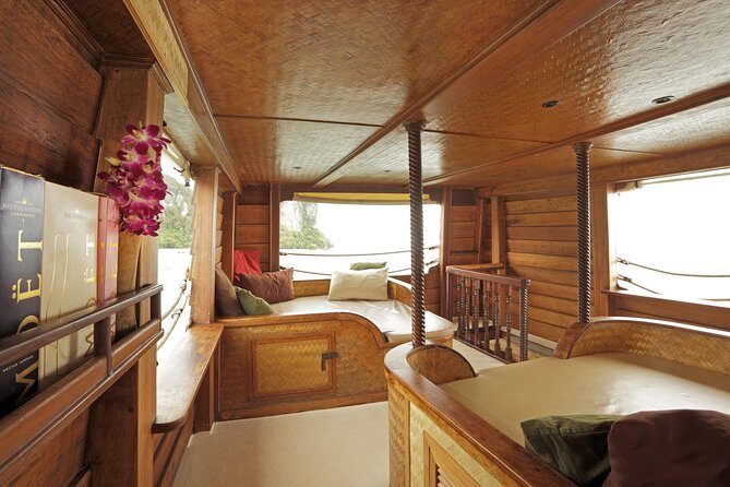 Cruising on a comfortabel boat in Phang Nga Bay - The "Must-Do" Tour Khao Lak - Key points I’d bet on