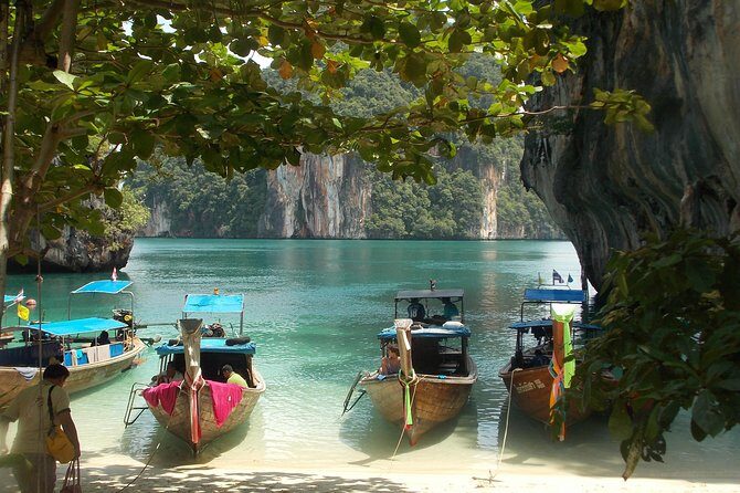 Cruising on a comfortabel boat in Phang Nga Bay - The "Must-Do" Tour Khao Lak - Watch For Mismatches: When the Route Feels Short