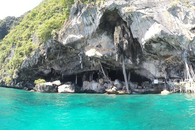 From Khao Lak : Phi Phi Islands Adventure Day Trip with Lunch - Food and drink: the halal buffet lunch that makes long days easier