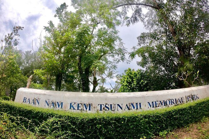 Historical And Cultural Day Tour To Takuapa Old Town From Khao Lak - Le Meridien shrine stop: a quiet cultural pause