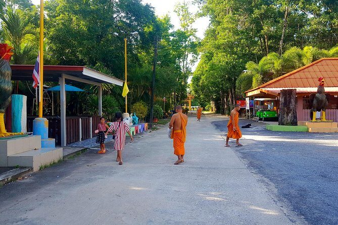 Local Temples and Traditional Market - Baan Nam Khem and the Tsunami Museum: Remembering 2004 in Real Places