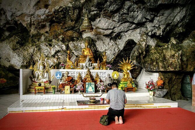 Temples Tour in Thailand from Khaolak - Temple stop 2: Dragon Cave Temple (Praya Nakarach Cave Temple) and the climb to quiet